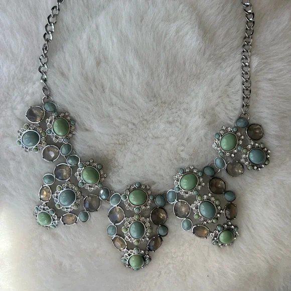 Lia Sophia NWT "Fondant" Necklace Silver Tone Aqua Mint Smoky Stones & Crystals - Picture 2 of 11